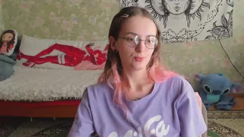 Snapshot of vanilla_arya chatting on May 2, 11:26 am Adelina online show from May 2, 11:26 am