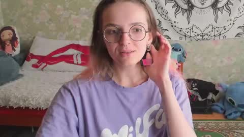 Snapshot of vanilla_arya chatting on May 5, 11:07 am Adelina online show from May 5, 11:07 am