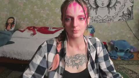 Snapshot of vanilla_arya chatting on May 11, 9:23 pm Adelina online show from May 11, 9:23 pm