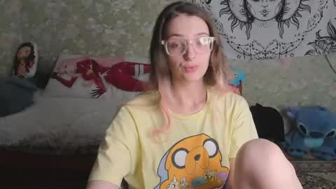 Snapshot of vanilla_arya chatting on May 13, 1:19 pm Adelina online show from May 13, 1:19 pm