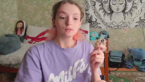 Snapshot of vanilla_arya chatting on June 5, 10:10 am Adelina online show from June 5, 10:10 am