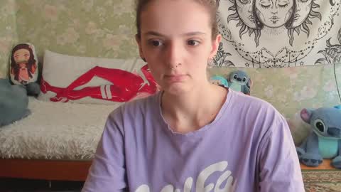 Snapshot of vanilla_arya chatting on June 8, 11:32 am Adelina online show from June 8, 11:32 am