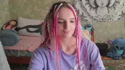 Snapshot of vanilla_arya chatting on June 27, 12:22 pm Adelina online show from June 27, 12:22 pm
