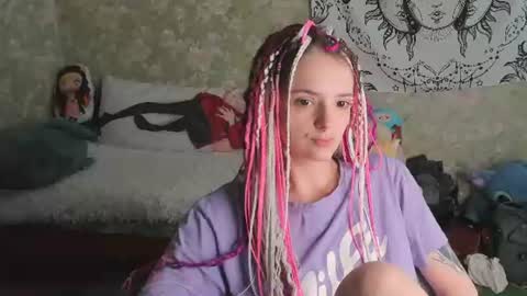 Snapshot of vanilla_arya chatting on July 6, 9:06 am Adelina online show from July 6, 9:06 am