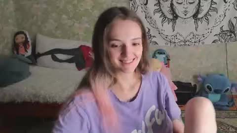 Snapshot of vanilla_arya chatting on July 20, 9:12 am Adelina online show from July 20, 9:12 am