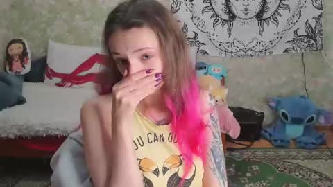 Snapshot of vanilla_arya chatting on July 29, 10:24 am Adelina online show from July 29, 10:24 am