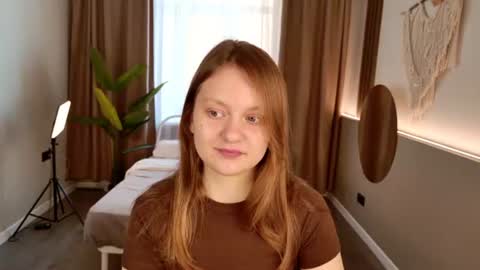 vanilla_echo_ online show from June 12, 5:50 am