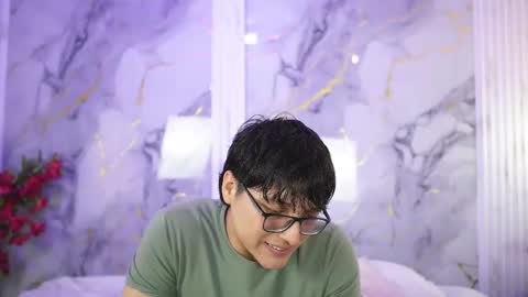 vanilla_hot_ online show from September 22, 8:00 pm