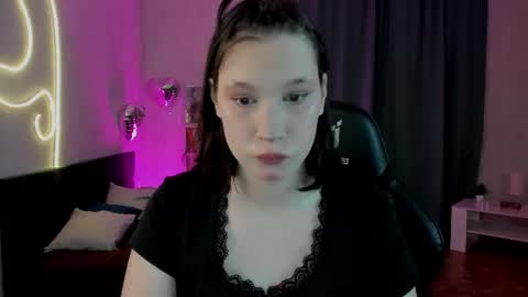 Mia online show from June 12, 2:21 am