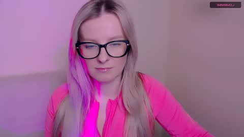 Mia online show from January 19, 8:51 am