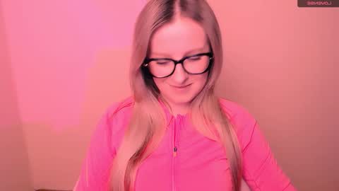 Mia online show from February 21, 5:03 pm