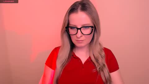 Mia online show from March 20, 7:08 pm