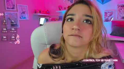 Snapshot of vanillafairy_ chatting on June 17, 8:32 pm vanillafairy_ online show from June 17, 8:32 pm