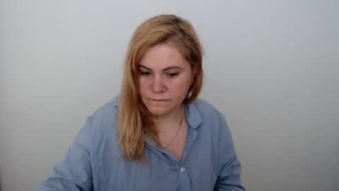 Snapshot of vanillaloveli chatting on June 7, 7:34 am vanillaloveli online show from June 7, 7:34 am