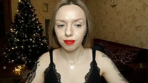 Snapshot of vanillamuffin chatting on December 24, 9:28 am VanillaMuffin online show from December 24, 9:28 am