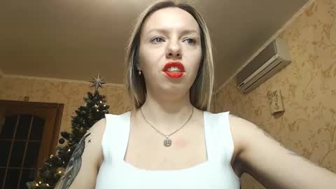 Snapshot of vanillamuffin chatting on January 4, 1:42 pm VanillaMuffin online show from January 4, 1:42 pm