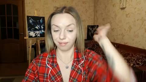 Snapshot of vanillamuffin chatting on February 2, 7:09 am VanillaMuffin online show from February 2, 7:09 am