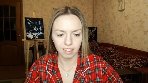 Snapshot of vanillamuffin chatting on February 4, 6:25 am VanillaMuffin online show from February 4, 6:25 am