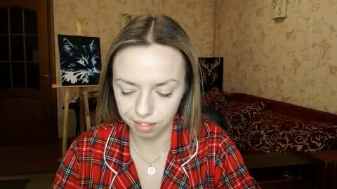 Snapshot of vanillamuffin chatting on February 5, 7:18 am VanillaMuffin online show from February 5, 7:18 am