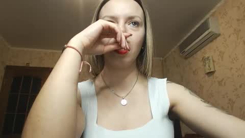 Snapshot of vanillamuffin chatting on February 6, 1:54 pm VanillaMuffin online show from February 6, 1:54 pm