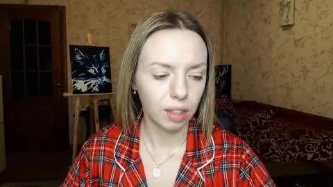 Snapshot of vanillamuffin chatting on February 9, 6:54 am VanillaMuffin online show from February 9, 6:54 am