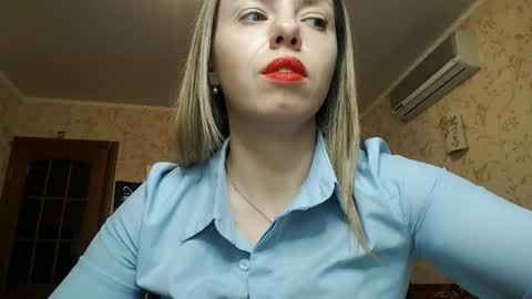 Snapshot of vanillamuffin chatting on February 9, 1:03 pm VanillaMuffin online show from February 9, 1:03 pm