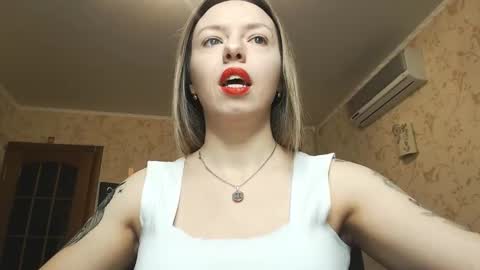 Snapshot of vanillamuffin chatting on February 15, 1:49 pm VanillaMuffin online show from February 15, 1:49 pm