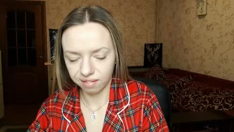 Snapshot of vanillamuffin chatting on February 16, 7:04 am VanillaMuffin online show from February 16, 7:04 am