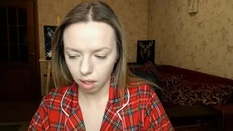 Snapshot of vanillamuffin chatting on February 25, 6:47 am VanillaMuffin online show from February 25, 6:47 am