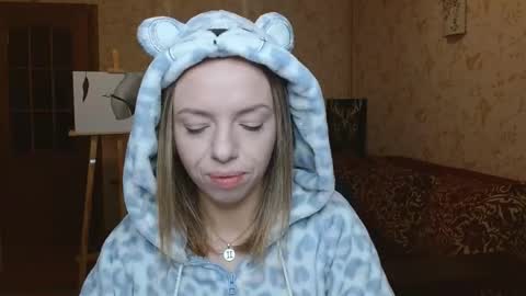 Snapshot of vanillamuffin chatting on October 3, 5:26 am VanillaMuffin online show from October 3, 5:26 am