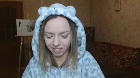 Snapshot of vanillamuffin chatting on October 20, 5:41 am VanillaMuffin online show from October 20, 5:41 am