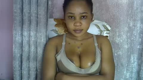 vanillavenus online show from July 2, 12:00 pm