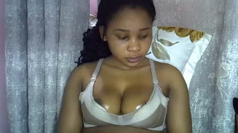vanillavenus online show from July 28, 11:17 am