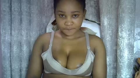 vanillavenus online show from August 3, 12:32 pm