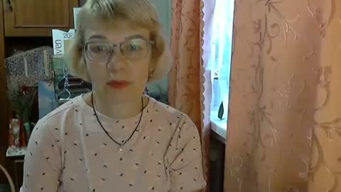 Vanillaxcreamy online show from December 3, 10:39 am