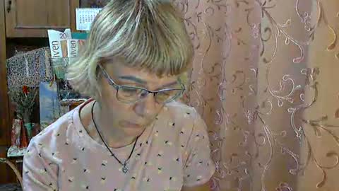 Vanillaxcreamy online show from December 6, 5:11 pm