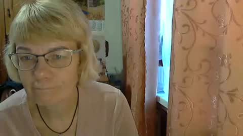 Vanillaxcreamy online show from December 14, 1:38 pm