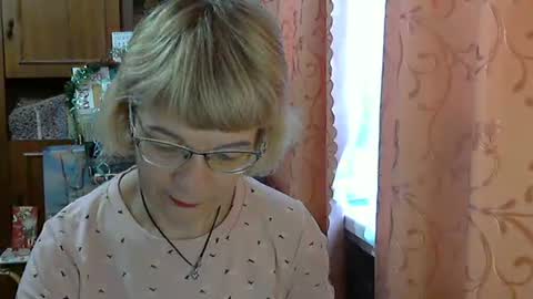 Vanillaxcreamy online show from December 17, 8:45 am
