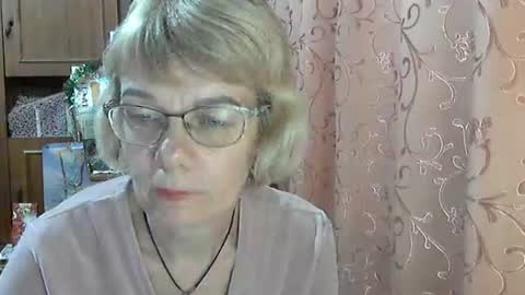 Vanillaxcreamy online show from December 17, 1:16 pm