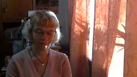 Vanillaxcreamy online show from December 19, 12:23 pm