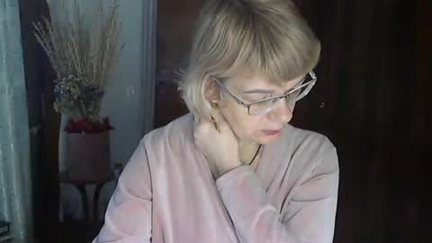 Vanillaxcreamy online show from January 27, 10:27 am