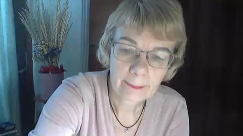 Vanillaxcreamy online show from February 2, 11:51 am