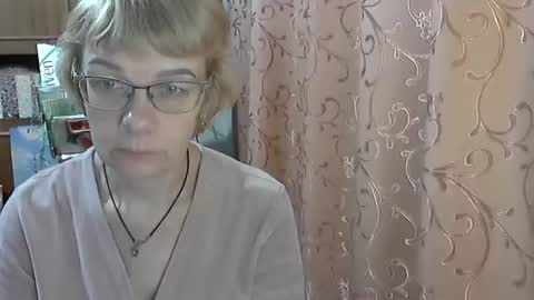 Vanillaxcreamy online show from February 17, 3:31 pm