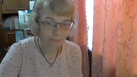 Vanillaxcreamy online show from March 1, 8:34 am