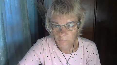Vanillaxcreamy online show from September 24, 2:31 pm