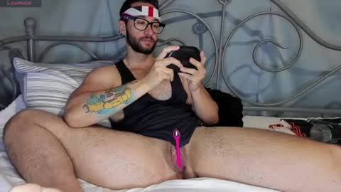 Snapshot of vann_helsing chatting on October 20, 3:23 pm Van online show from October 20, 3:23 pm