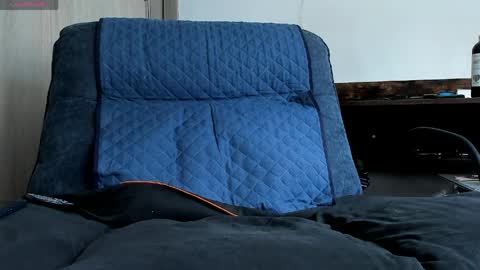 Van online show from March 31, 4:40 pm