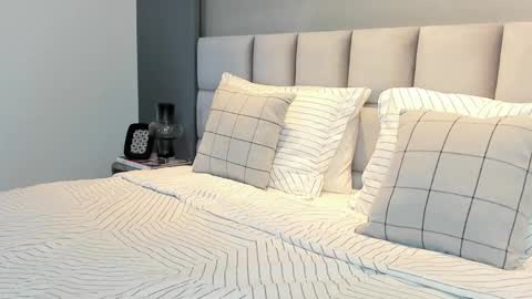 Snapshot of vannabardot chatting on October 22, 6:40 pm VANNA online show from October 22, 6:40 pm