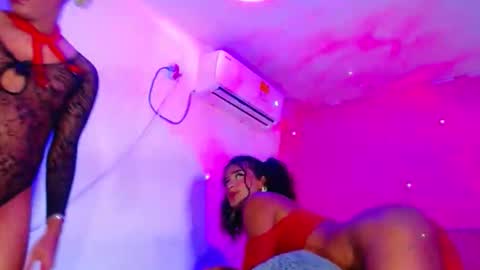 vannesa01 online show from October 9, 9:02 pm