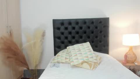 Snapshot of vannesa_bakery chatting on March 8, 2:04 am Vannesa online show from March 8, 2:04 am